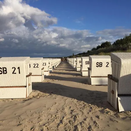 Achterbrise Mit Kamin צינוביץ